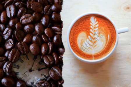 创意咖啡豆钟表与咖啡图片