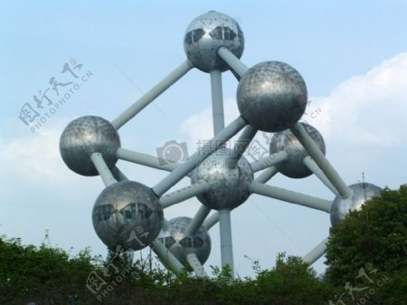 原子结构的雕塑