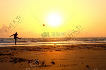 日落人沙滩沙滩海洋球oceanshore海岸线