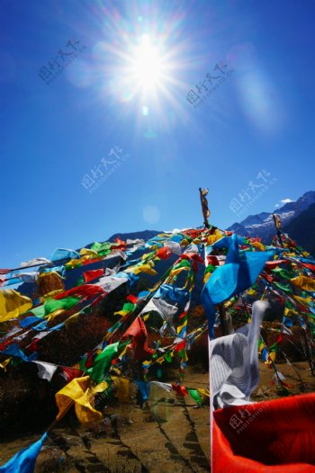 西藏经幡摄影图片
