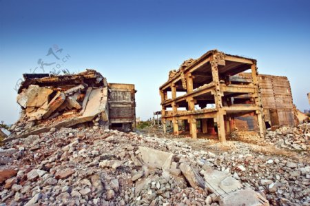 倒塌的房屋建筑图片