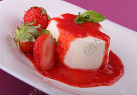 草莓甜品摄影