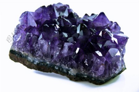 紫色的天然水晶图片