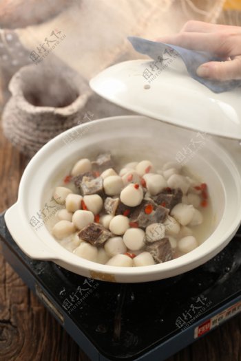 牛腩浓汤煲芋圆图片