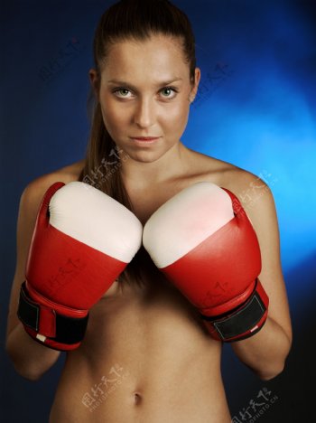 外国女拳击运动员摄影图片