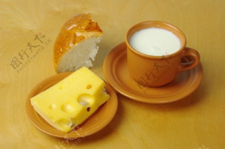 牛奶面包图片