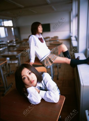日本学生清纯女生13图片