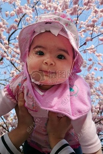 樱花虾微笑的婴儿