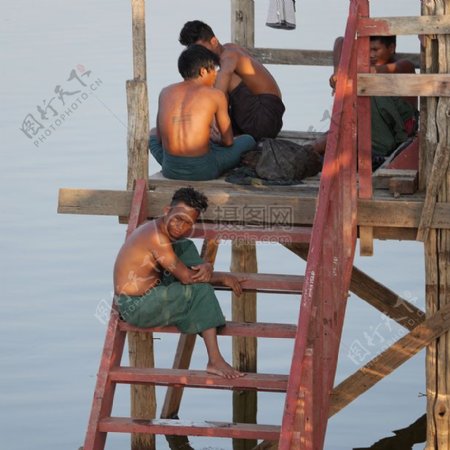 亚洲缅甸的工人
