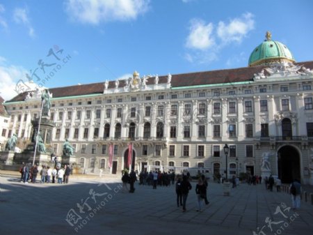 蓝天下的维也纳皇宫