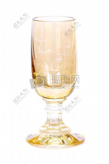 金色的透明酒杯
