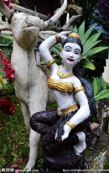 泰国美女雕塑