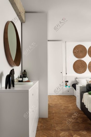 现代清新卧室褐色方块地板室内装修效果图