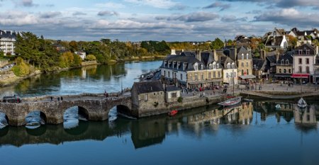 法国房屋河流