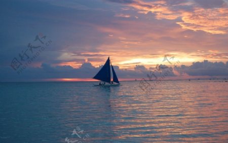 海平面晚霞