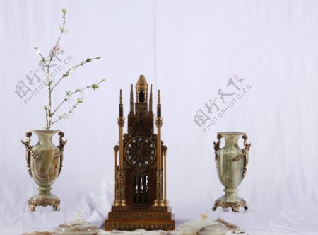 创意陶瓷配铜花瓶时钟摆件图