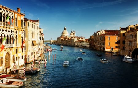 水上威尼斯小镇风景画