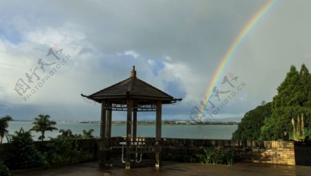 新西兰海滨雨后彩虹