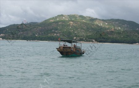 海岛渔家打鱼