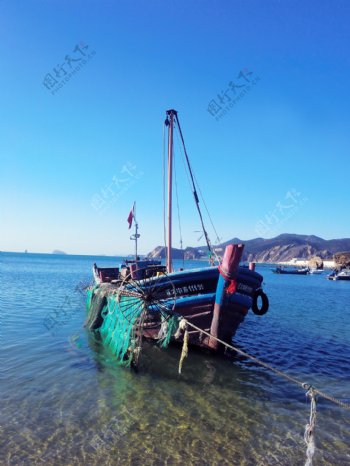 海边木渔船
