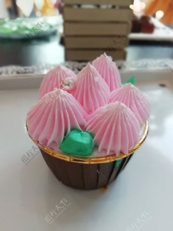 粉色小蛋糕