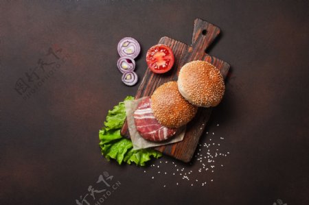 汉堡洋葱番茄牛肉美食图片