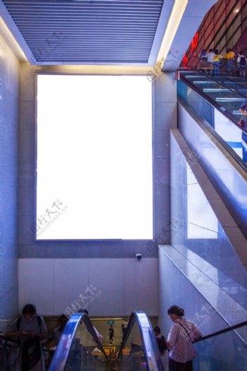 商场楼梯广告牌样机背景海报素材图片