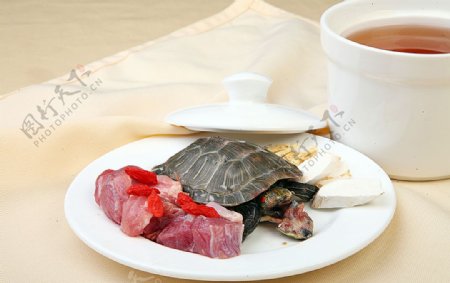 豫菜土茯苓炖长寿龟图片