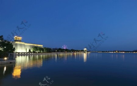 东昌湖古楼夜景图片