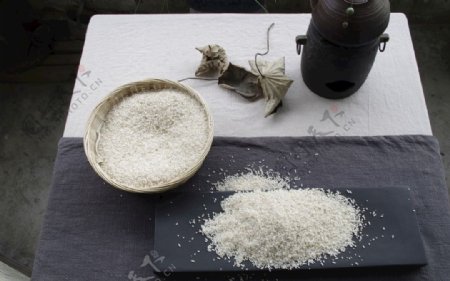米大米稻米长粒香米图片