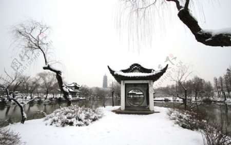 扬州瘦西湖雪景图片