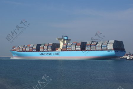 尤金马士基11000标箱集装箱运输船图片