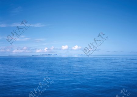 蓝蓝的大海图片