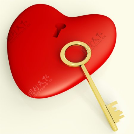 用钥匙显示爱的罗曼史和情人的心