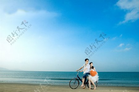 海边婚纱摄影图片浪漫情侣照片