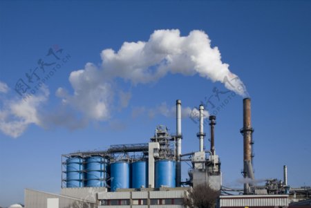 工业圬染工厂排气管炊烟袅袅