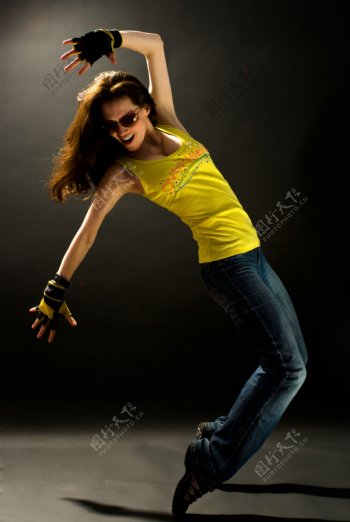 高清潮流跳舞女性图片素材