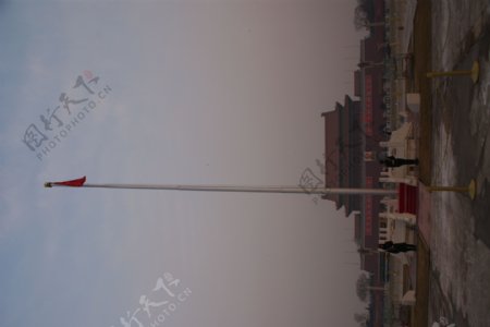 天安门广场升旗仪式图片