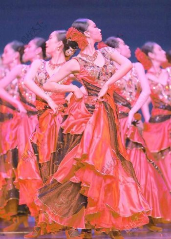红裙西班牙舞蹈图片