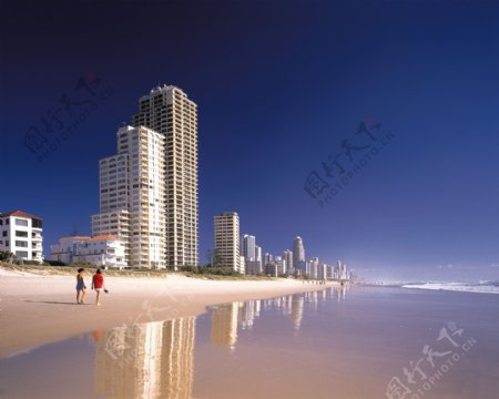 海滩高楼图片