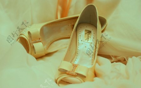 婚鞋图片