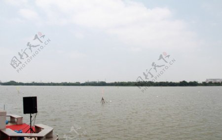 湖面景观图片