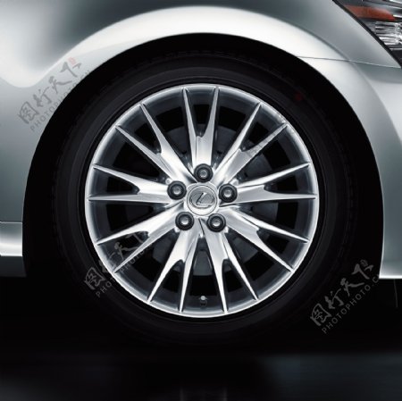 全新一代雷克萨斯GS汽车轮毂图片