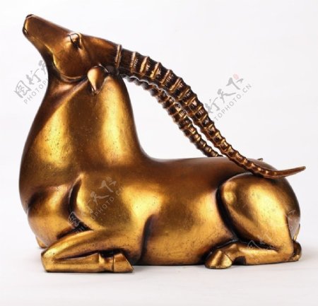 金色羚羊装饰品图片