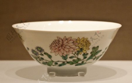 粉彩折枝花卉纹碗图片