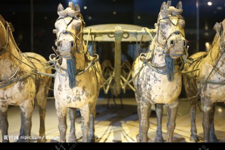 秦始皇帝陵铜的车辆和马匹图片