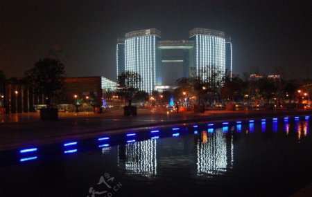 钱江新城市民中心夜景图片