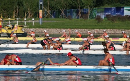 2008奥运会女子多人皮划艇赛后图片