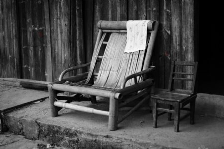 黑白座椅摄影图片