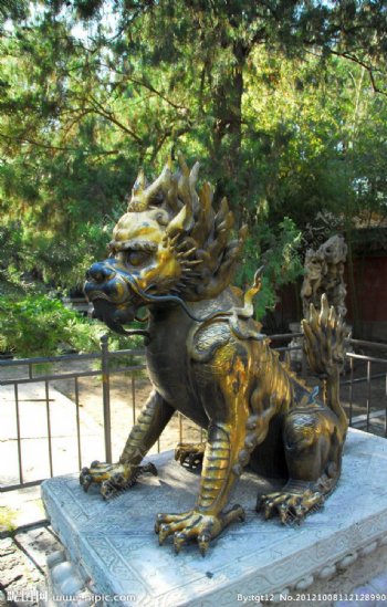 紫禁城铜麒麟图片